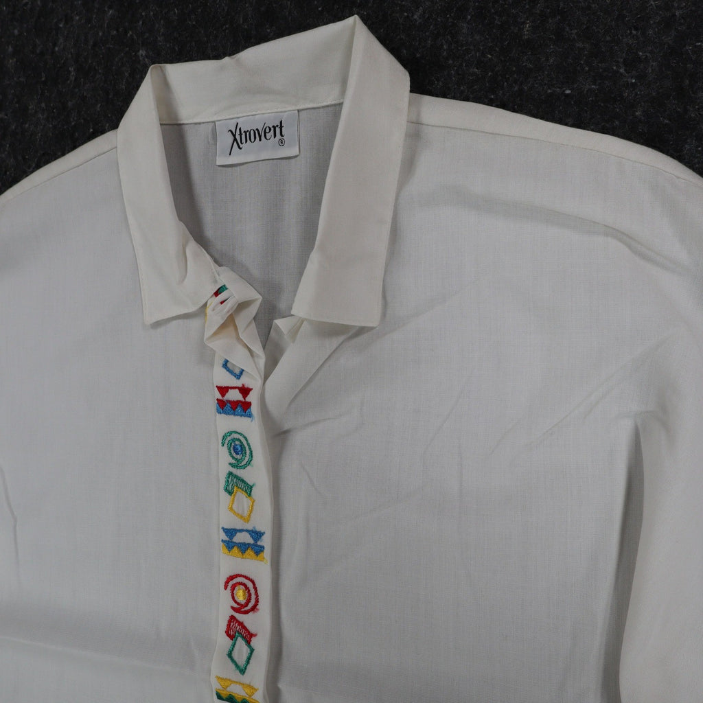 Xtrovert Blouse Womens 10 White Geometric Embroidered Short Sleeve USA NOS NWT - take2supply