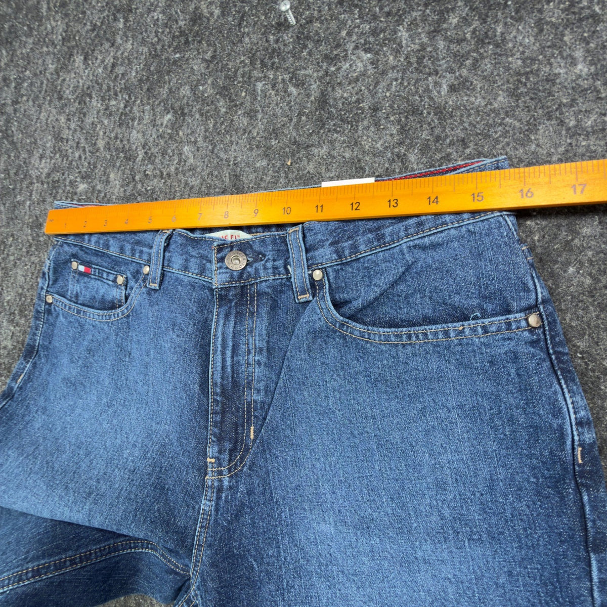 Tommy Hilfiger Y2K Classic Tapered Jeans Womens 8R Blue Cotton NWT Deadstock - take2supply