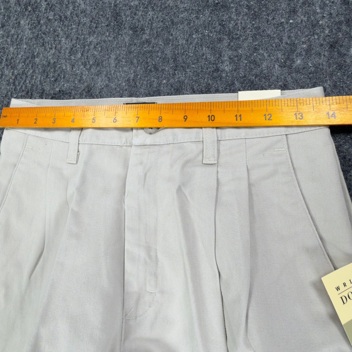 Lee Vintage 90s Pleated Shorts Womens 8P Beige Cotton NWT - take2supply