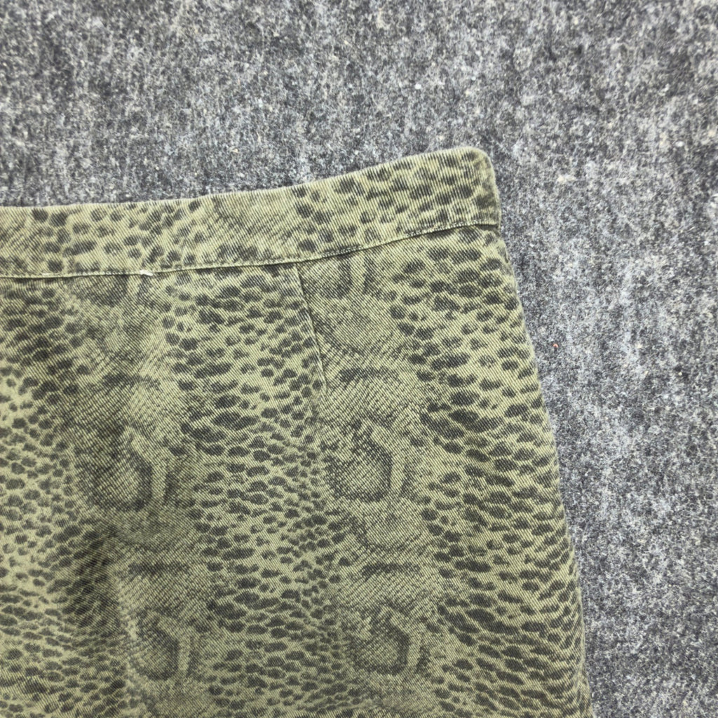 She + Sky Snake Print Mini Skirt Womens Medium Green Cotton Distressed NWT - take2supply