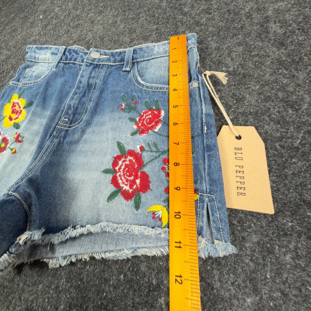 Blu Pepper Modern Floral Embroidered Denim Shorts Womens S Blue Cotton NWT - take2supply