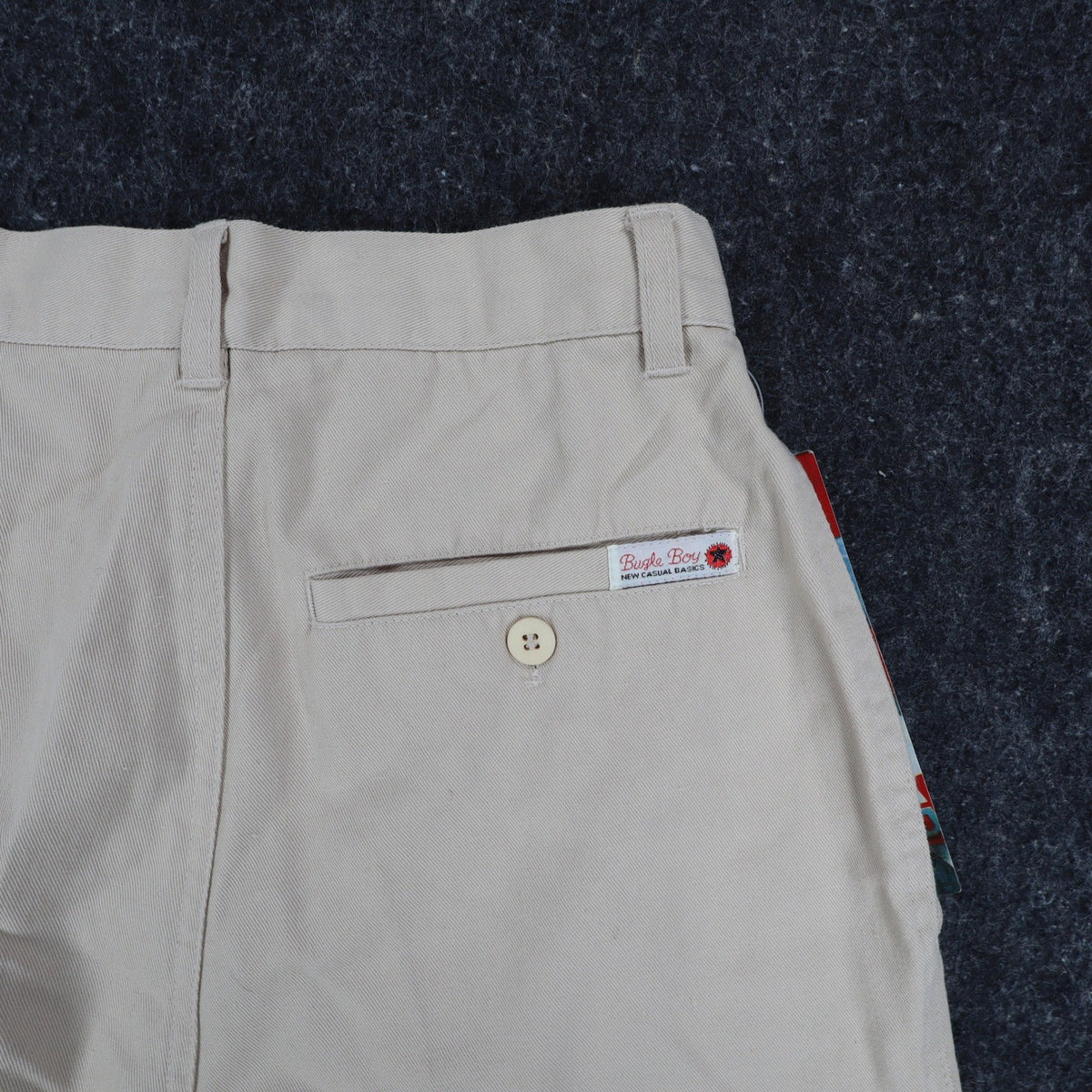 Bugle Boy Pleated Shorts Womens 9 Vintage 90s Khaki Deadstock 80705W27 - take2supply