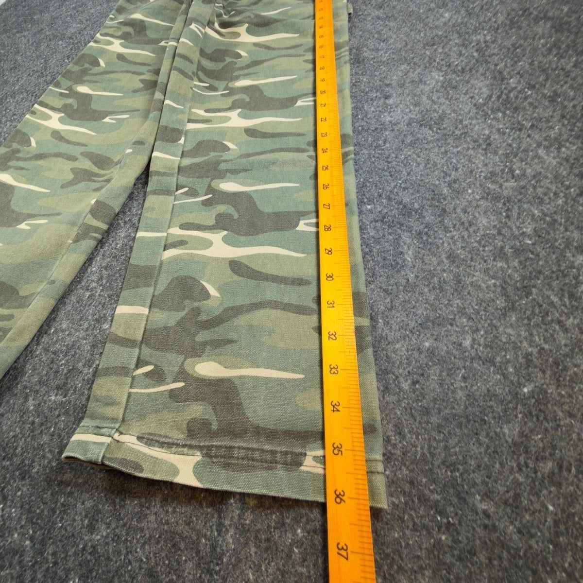 John Deere Carpenter Pants Boys 12 Y2K Camo Canvas Woodland Workwear Deadstock - take2supply