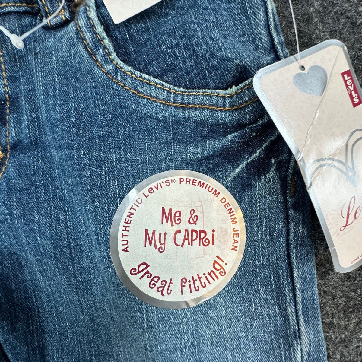 Levi's Vintage Y2K Capri Jeans Girls Size 8 Blue Denim Medium Wash NWT - take2supply