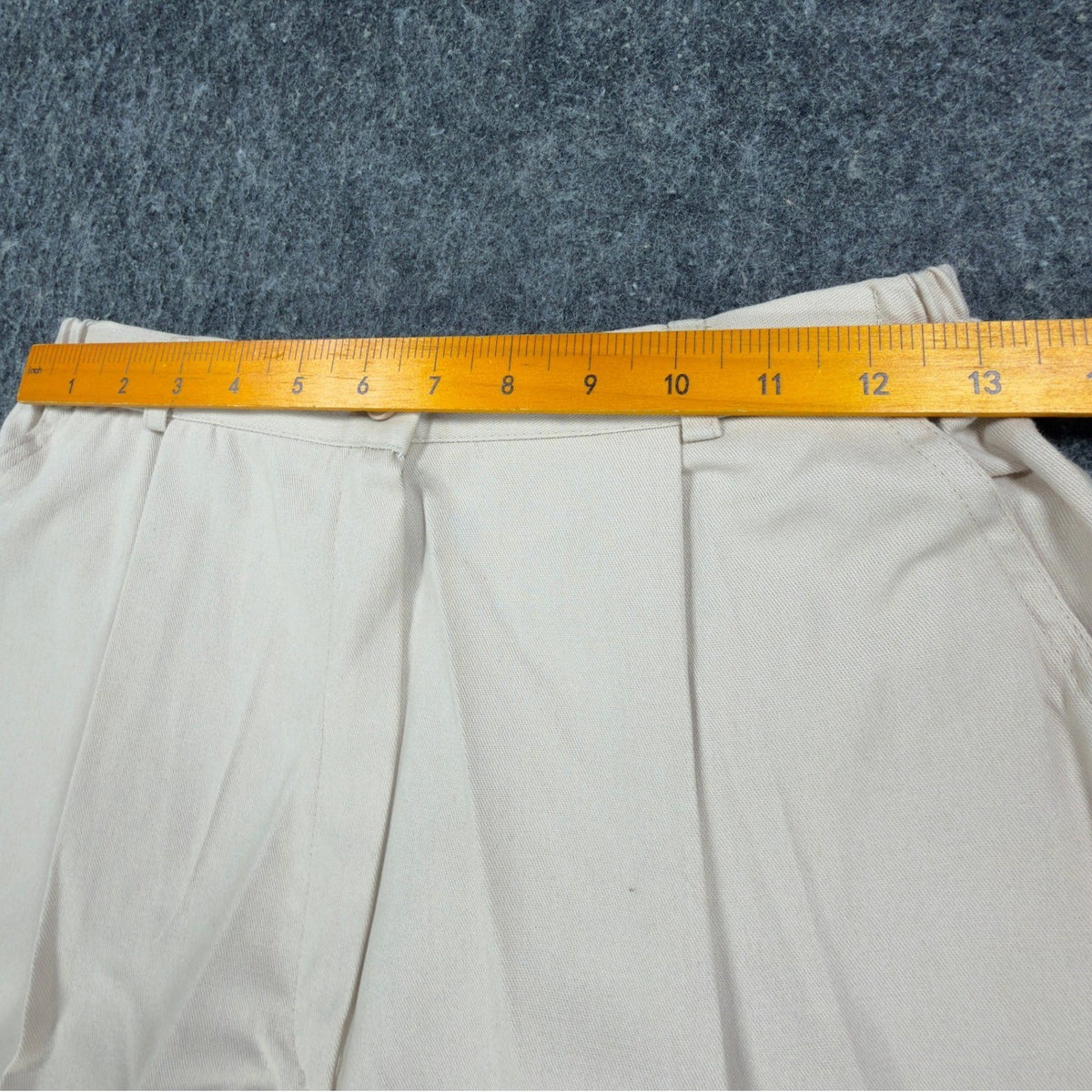 Southern Lady Vintage Pleated Shorts Womens 10 Khaki Twill NWT Deadstock 90s - take2supply
