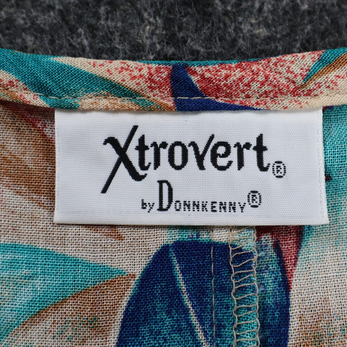 Xtrovert by Donnkenny Blouse Womens Medium Vintage 90s Rayon Tropical Floral USA - take2supply