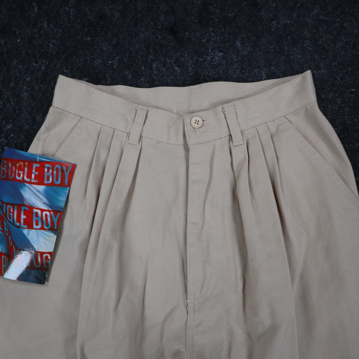 Bugle Boy Pleated Shorts Womens 9 Vintage 90s Beige Cotton Blend NWT Deadstock - take2supply