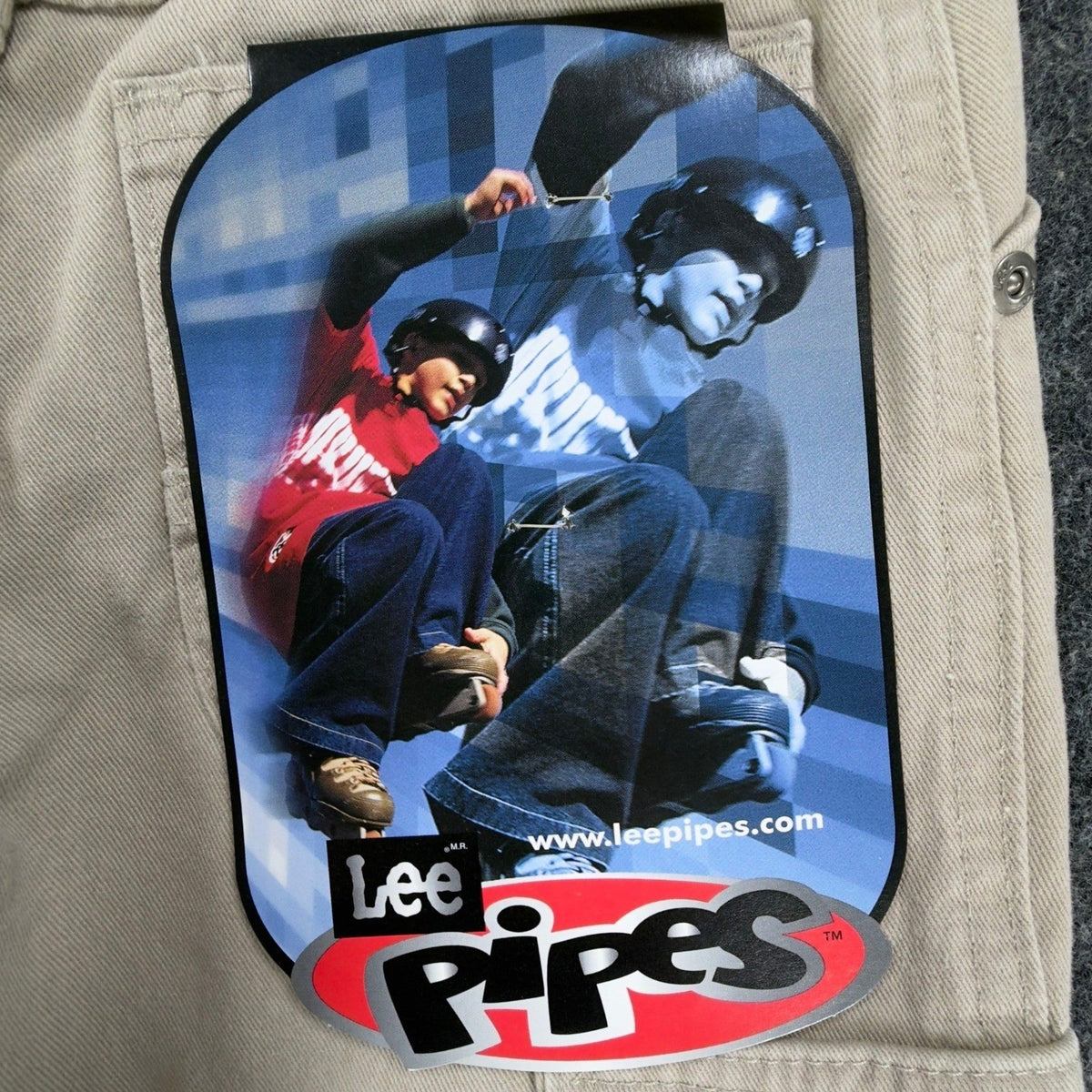 Close-up of a Lee Pipes illustrated hangtag