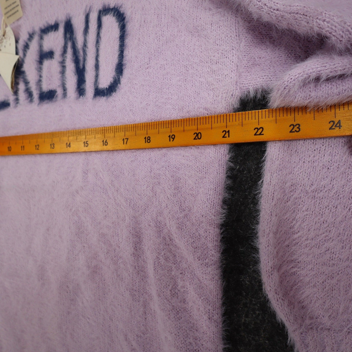 Hem & Thread Weekend Sweater Womens Large Lavender Fuzzy Eyelash Knit Graphic - take2supply