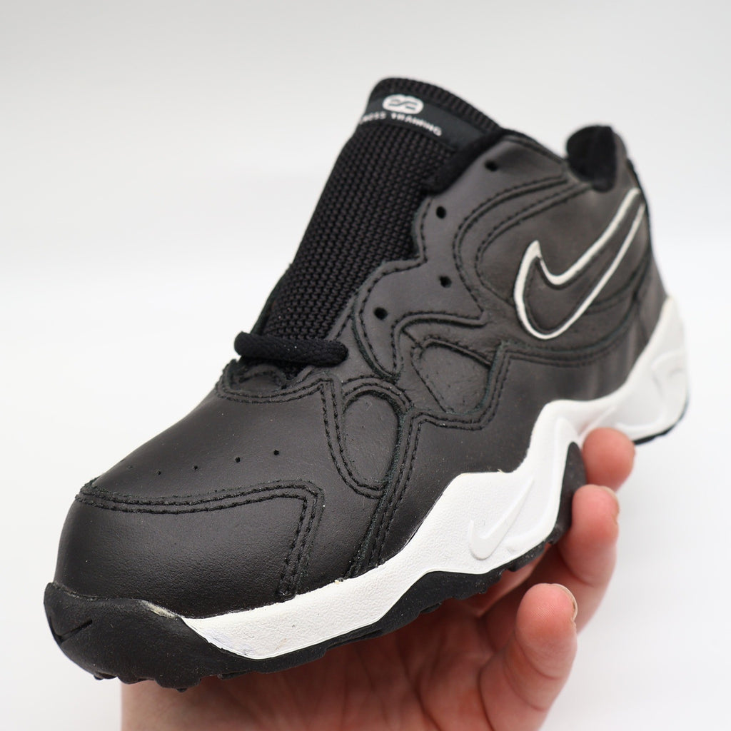 Nike Diverge BG Sneakers Size 5Y Vintage 1999 Black White Cross Training Shoes - take2supply