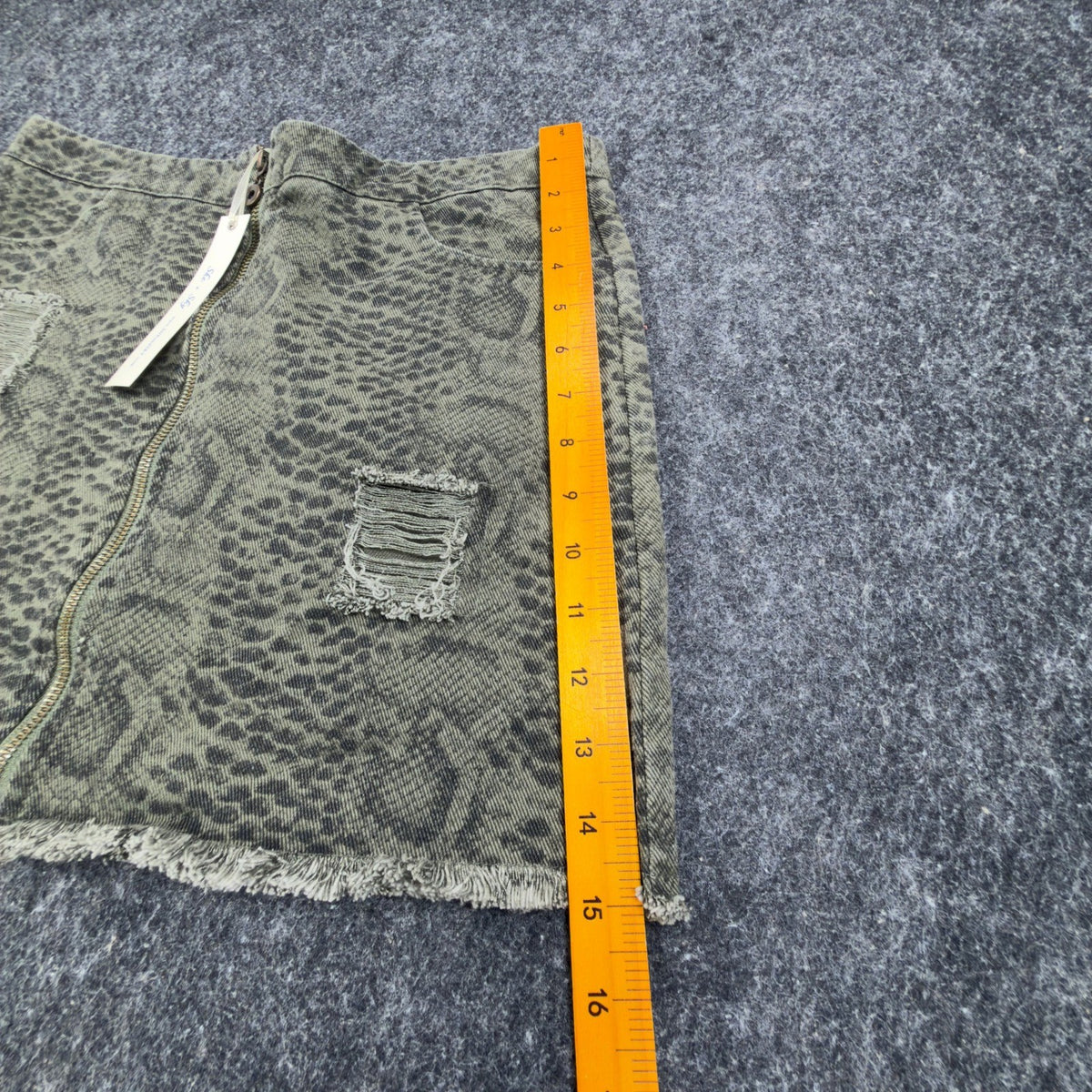 She + Sky Snake Print Mini Skirt Womens Medium Green Cotton Distressed NWT - take2supply