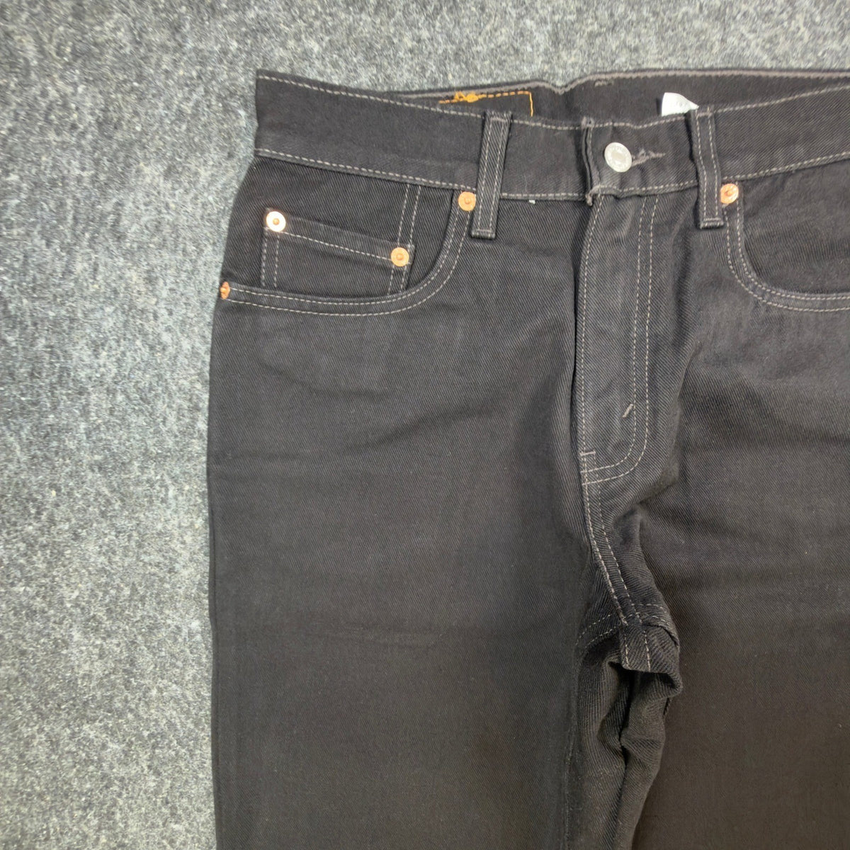 Levi's Vintage 90s 550 Relaxed Fit Jeans Mens 29x30 Black Denim NOS NWT - take2supply