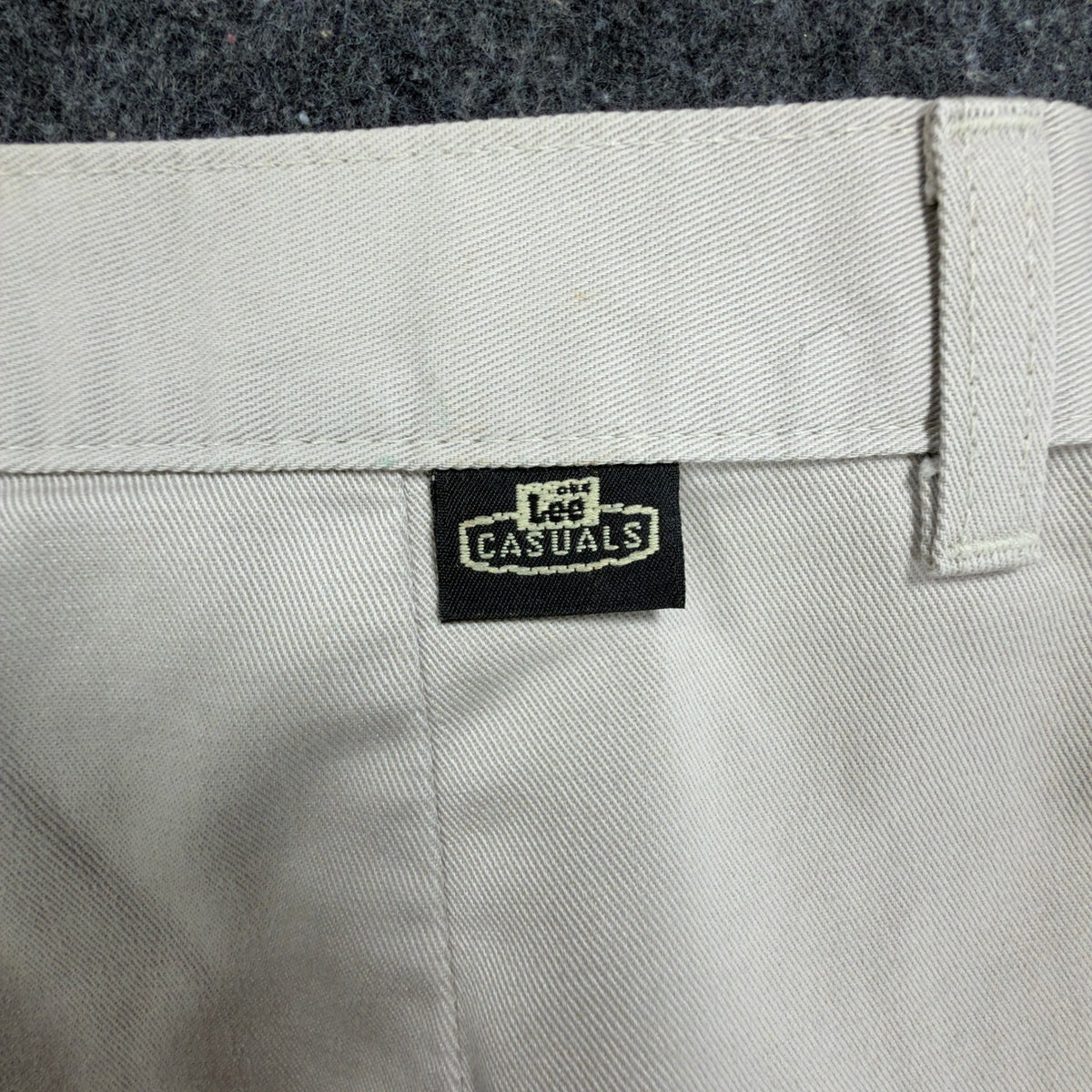 Lee Vintage 90s Pleated Shorts Womens 14 M Beige Cotton Twill NWT Deadstock - take2supply