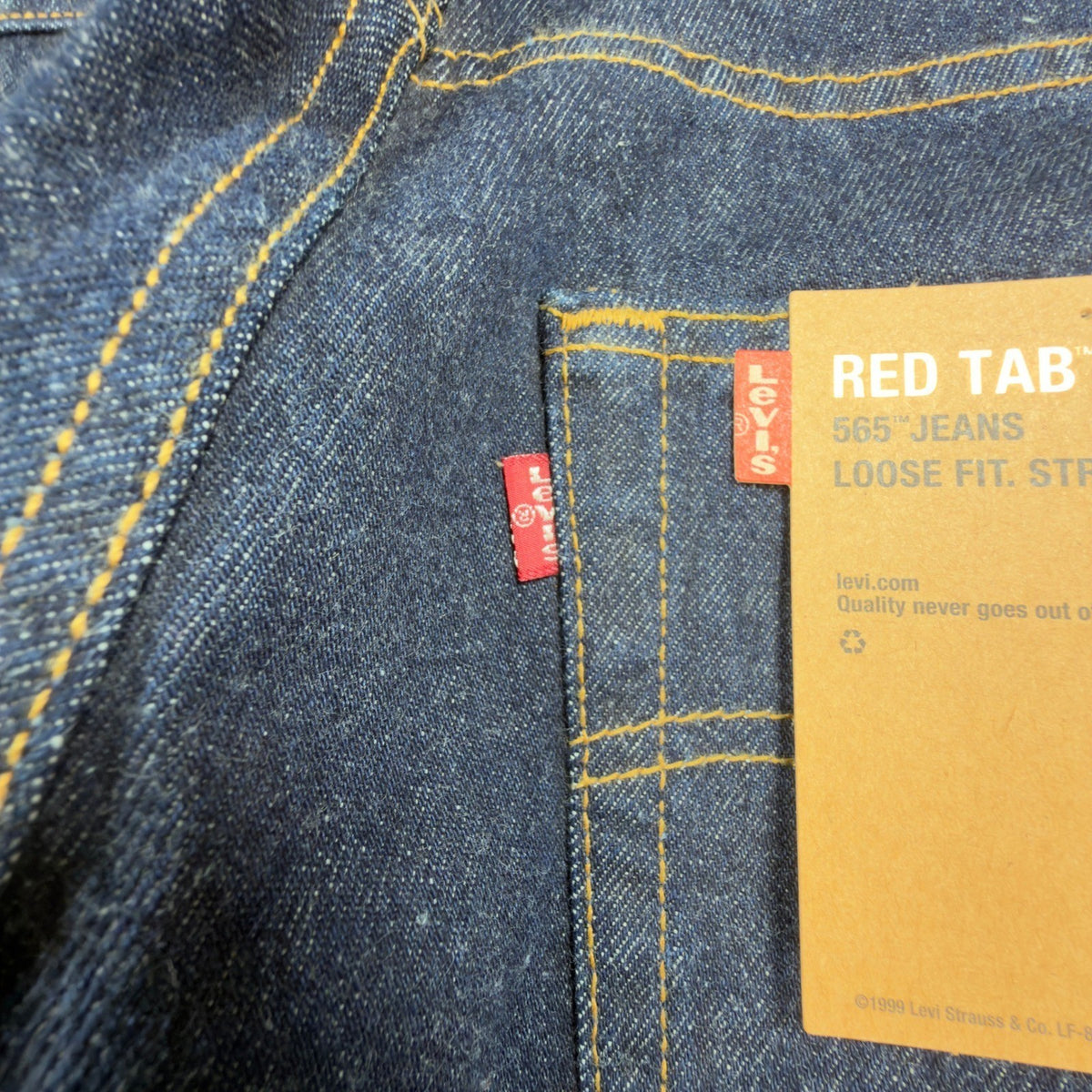 Levi's 2000s 565 Wide Leg Jeans Boys 30x32 Dark Indigo Deadstock NWT Vintage - take2supply