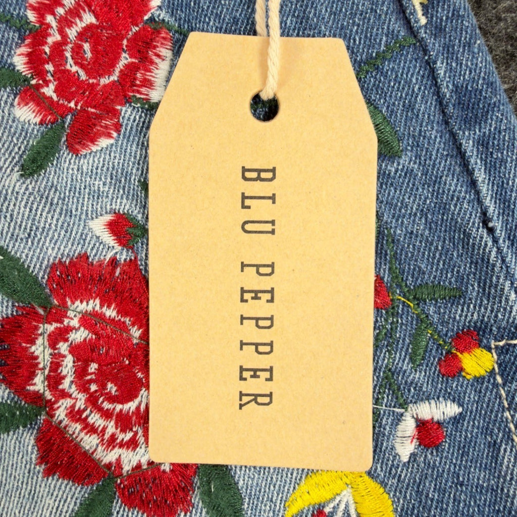 Blu Pepper Modern Floral Embroidered Denim Shorts Womens S Blue Cotton NWT - take2supply