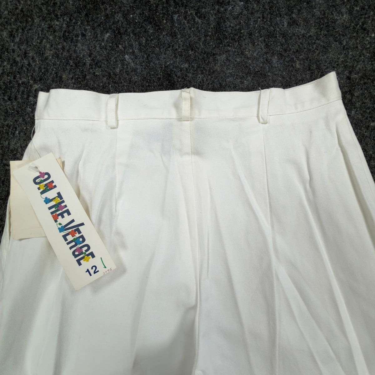 On The Verge 90s Vintage Pleated Shorts Womens 12 White Cotton NWT Made in USA - take2supply