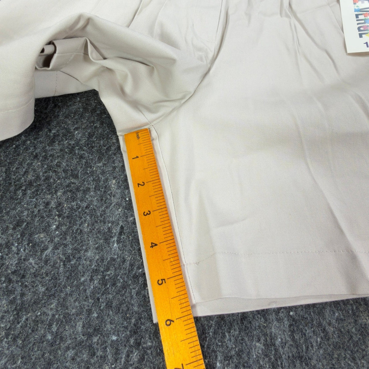 On The Verge Vintage 90s Pleated Shorts Womens 12 Beige Cotton NWT Made in USA - take2supply