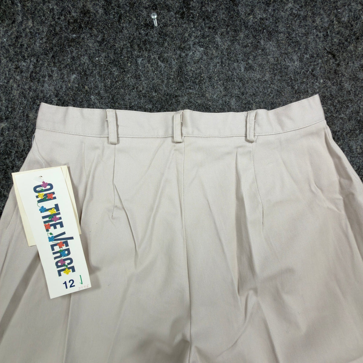 On The Verge Vintage 90s Pleated Shorts Womens 12 Beige Cotton NWT Made in USA - take2supply