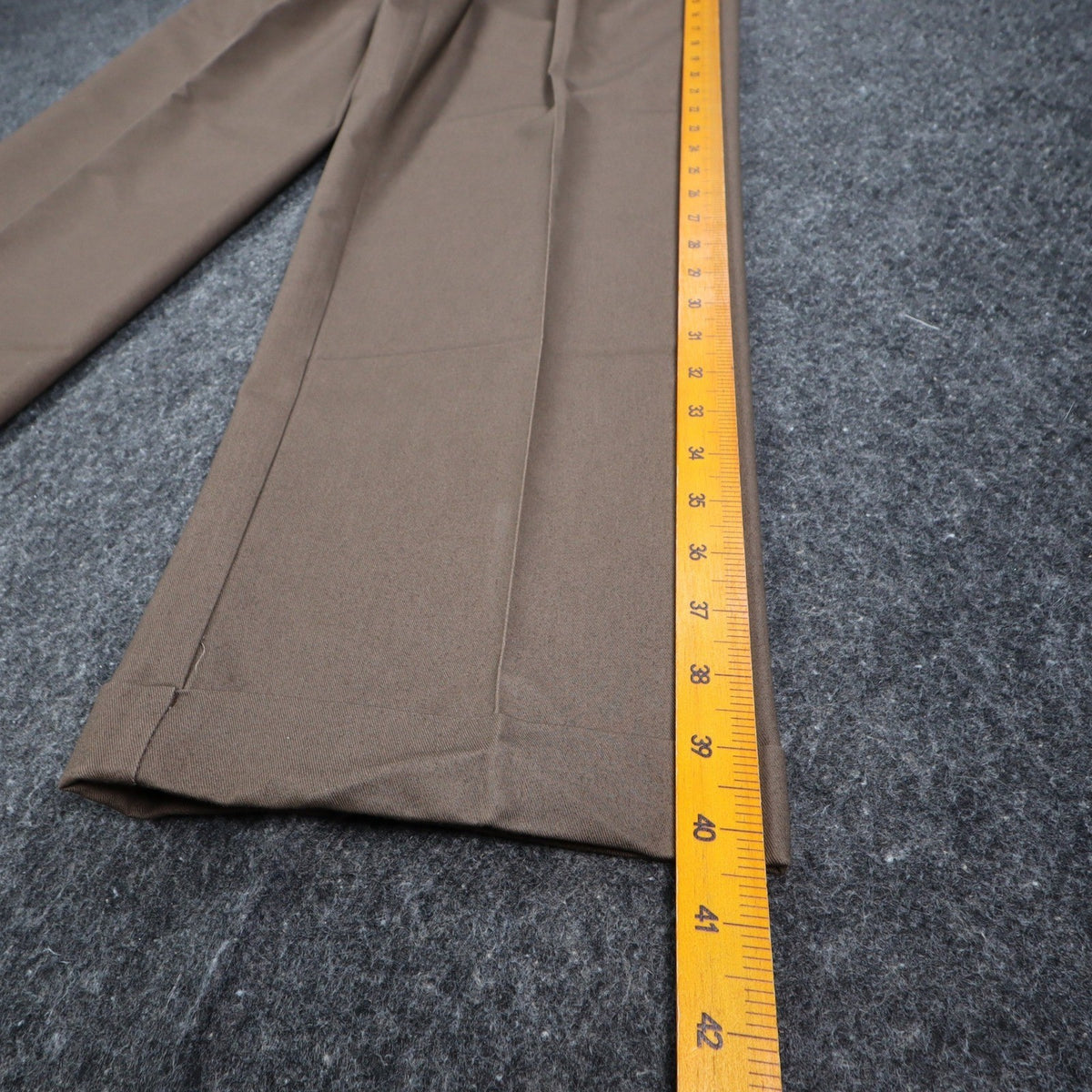 Dockers Khaki Pants Mens 33x30 Brown Pleated Cuffed Stain Defender Classic Fit - take2supply