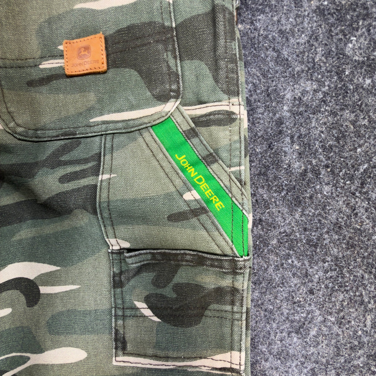 John Deere Carpenter Pants Boys 14 Y2K Camo Canvas Woodland Workwear Deadstock - take2supply