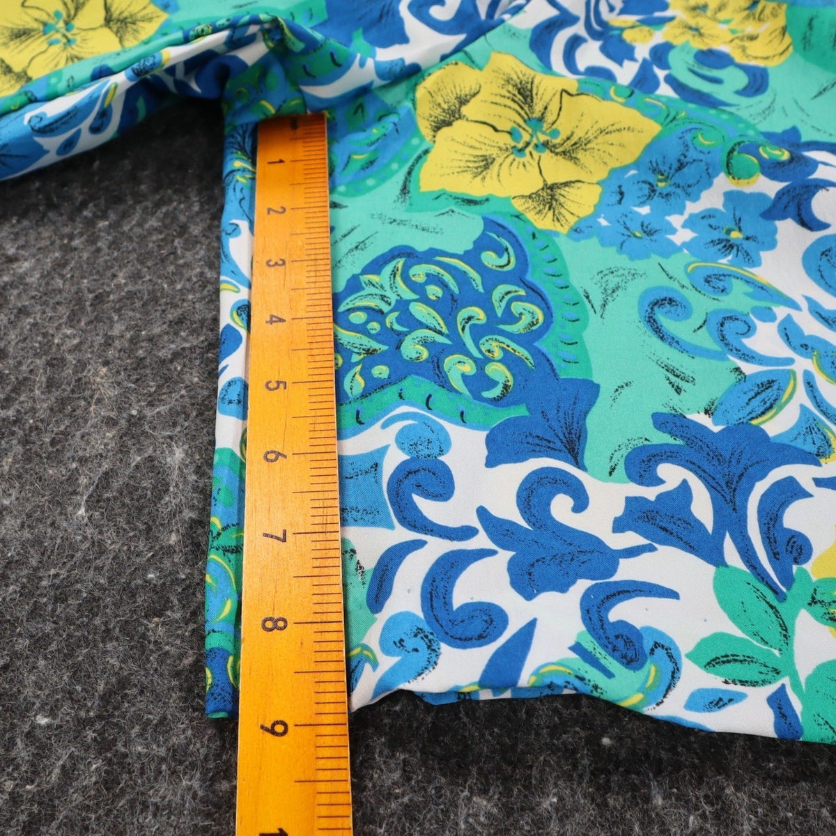 D.K. GOLD Shorts Small Vintage 90s Blue Green Floral Tropical Made in USA C985 - take2supply