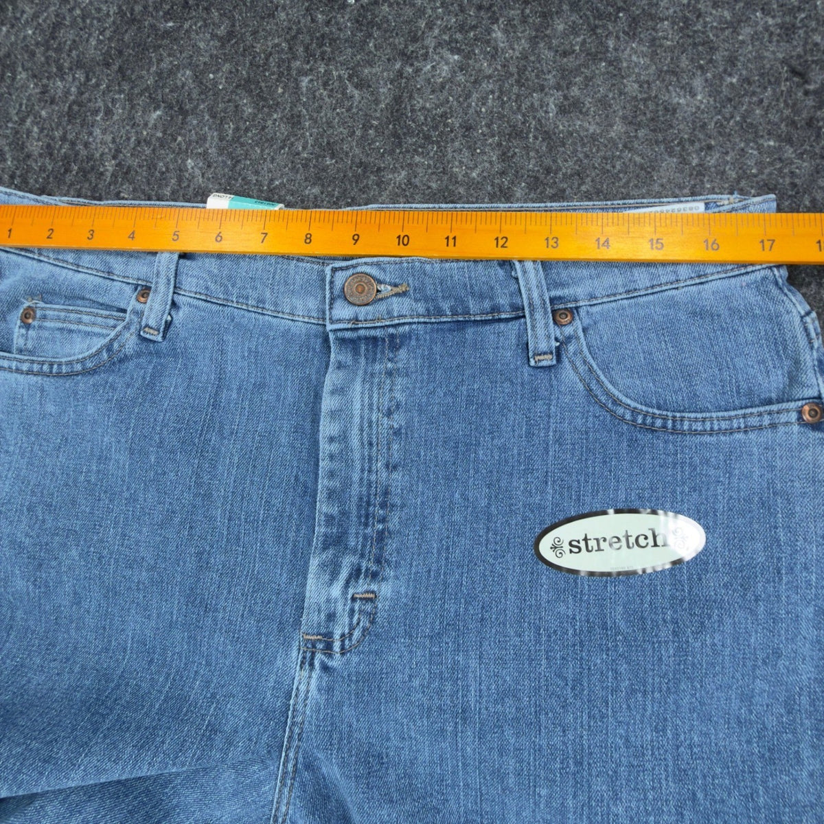 Lee Relaxed Fit Straight Leg Jeans Womens 14 Long Light Stone Denim NWT - take2supply