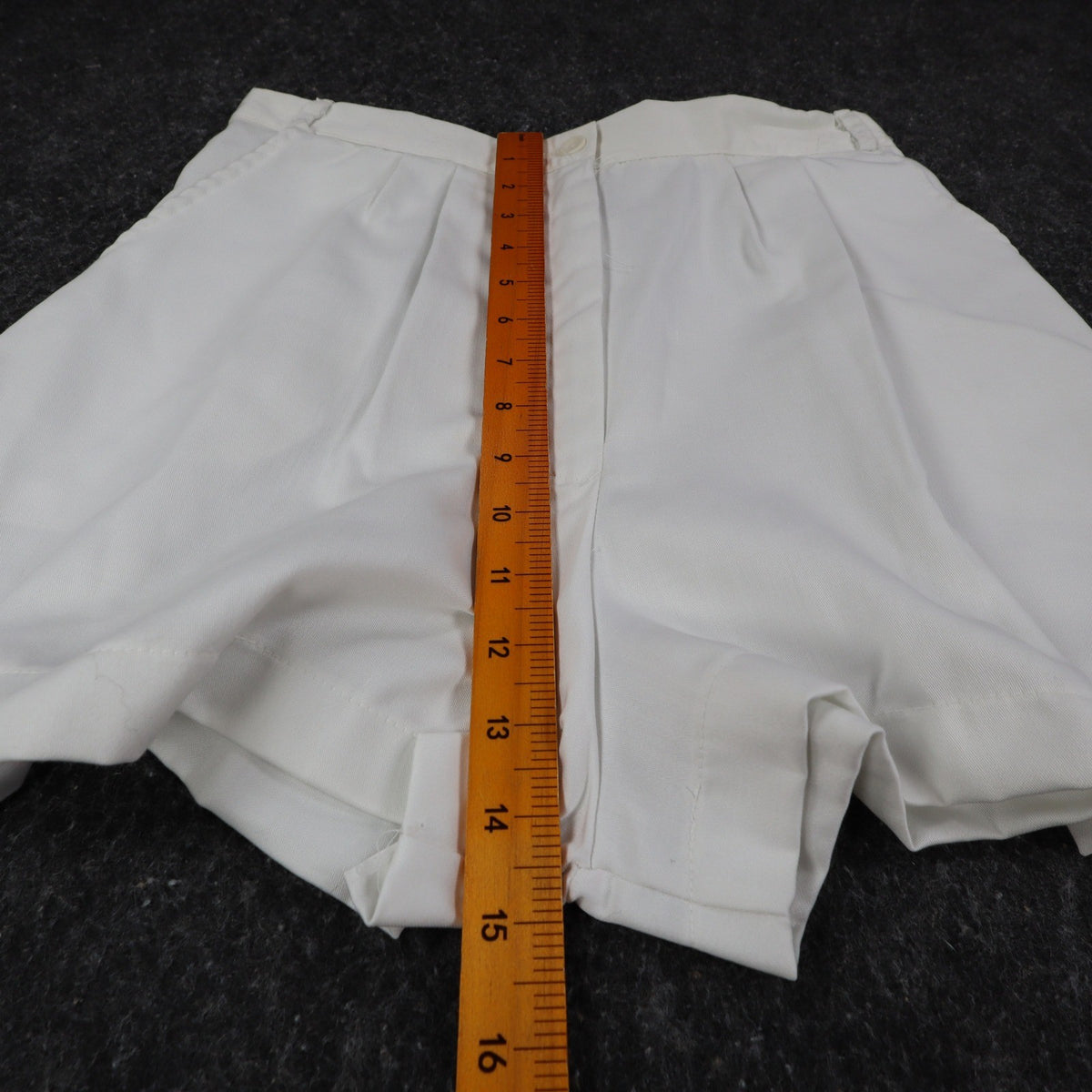 Gazelle Shorts Womens 13/14 Vintage 90s White High Waist Pleated USA Made - take2supply