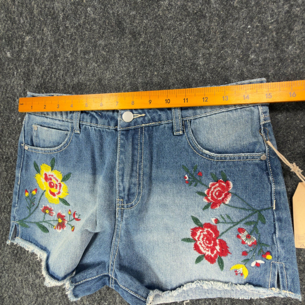 Blu Pepper Modern Floral Embroidered Denim Shorts Womens Medium Blue NWT - take2supply