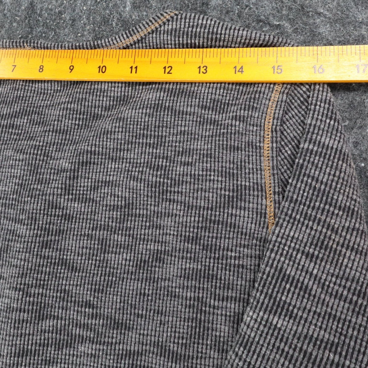 Hem & Thread Henley Top Womens Medium NWT Gray Ribbed Knit Striped Cuff L4753 - take2supply