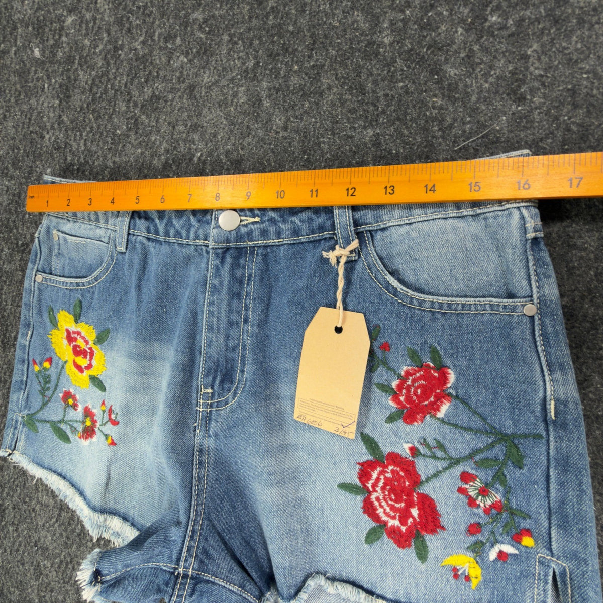 Blu Pepper Modern Floral Embroidered Denim Shorts Womens L Blue NWT BA6806 - take2supply