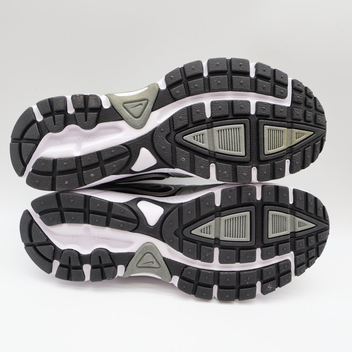 Nike Dart 9 Mens Size 8.5 2012 Metallic Silver Black Running Shoes 443865-016 - take2supply