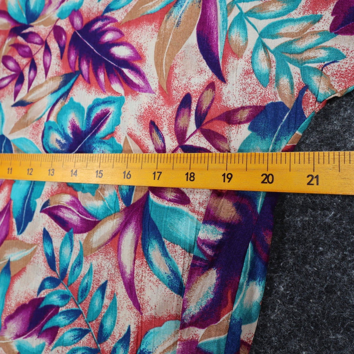 Xtrovert by Donnkenny Blouse Womens Medium Vintage 90s Rayon Tropical Floral USA - take2supply