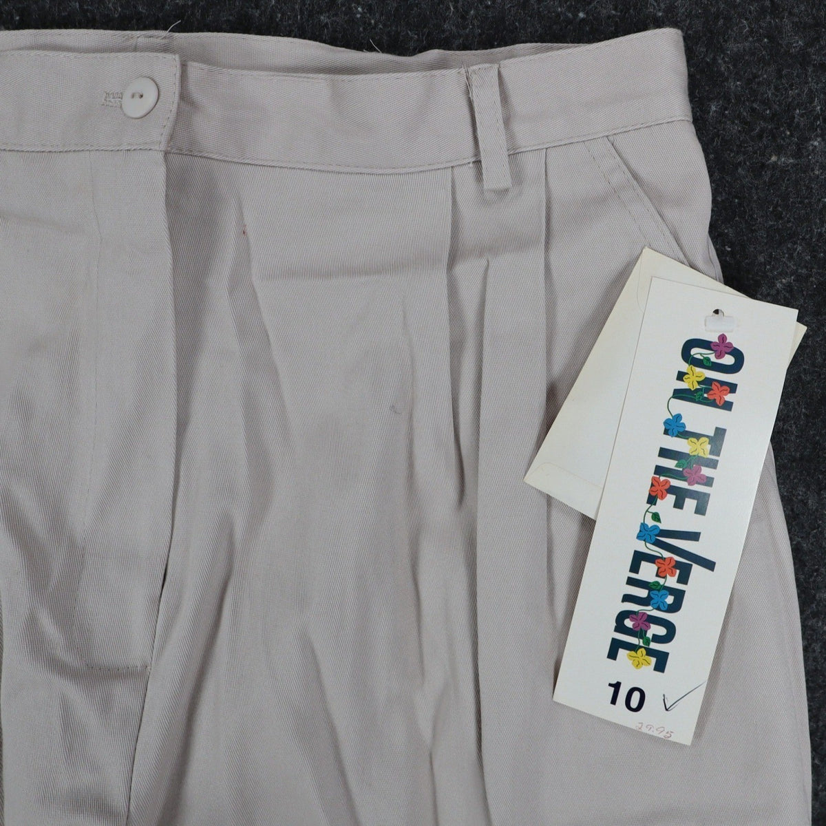 On The Verge Pleated Shorts Women 10 Vintage 90s Beige Cotton Made in USA NWT - take2supply