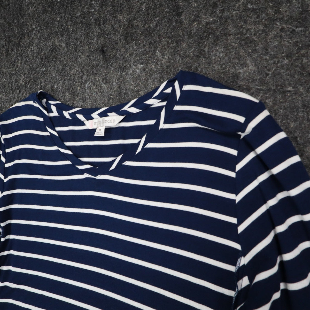 Erin London Tunic Top Womens Medium Navy Blue White Striped Sharkbite Hem NWT - take2supply