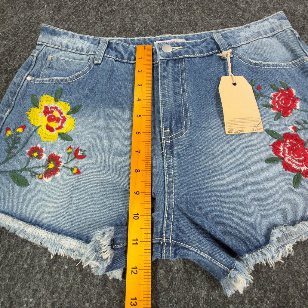 Blu Pepper Modern Floral Embroidered Denim Shorts Womens L Blue NWT BA6806 - take2supply