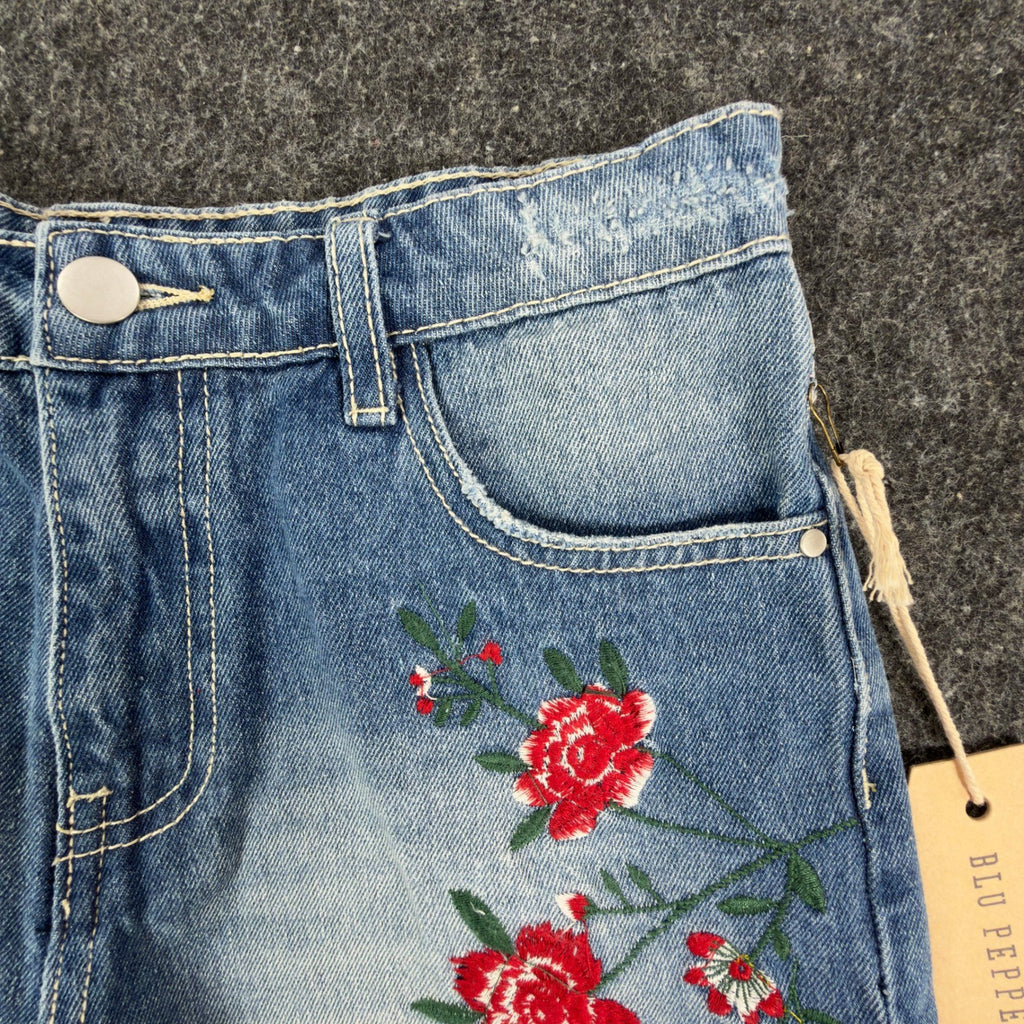 Blu Pepper Modern Floral Embroidered Denim Shorts Womens S Blue Cotton NWT - take2supply