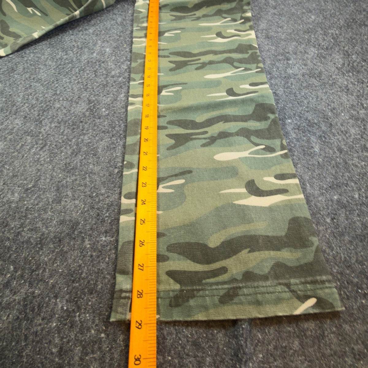 John Deere Carpenter Pants Boys 16 Y2K Camo Cotton Canvas Workwear Deadstock NWT - take2supply