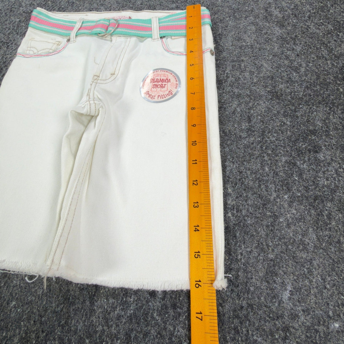 Levi's 2006 Y2K Bermuda Shorts Girls 10 White Denim NWT Belted C679 - take2supply