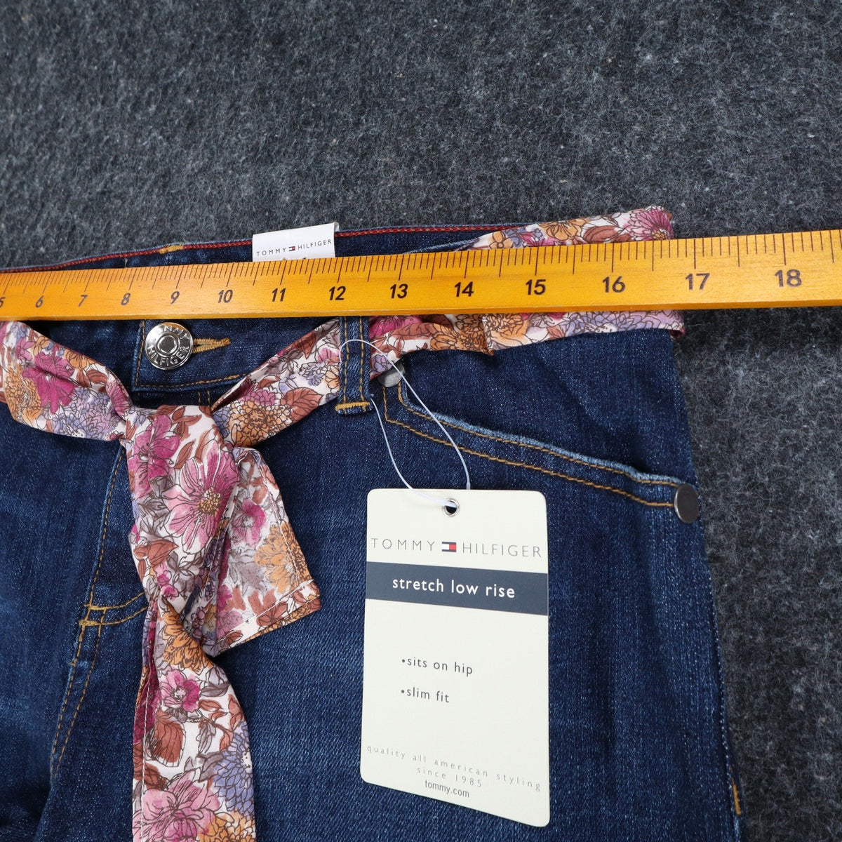Tommy Hilfiger Jeans Womens 10 Y2K Blue Stretch Low Rise Slim Floral Belt C789 - take2supply