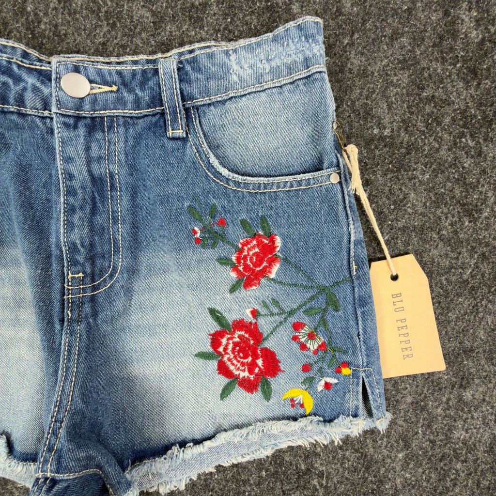Blu Pepper Modern Floral Embroidered Denim Shorts Womens S Blue Cotton NWT - take2supply