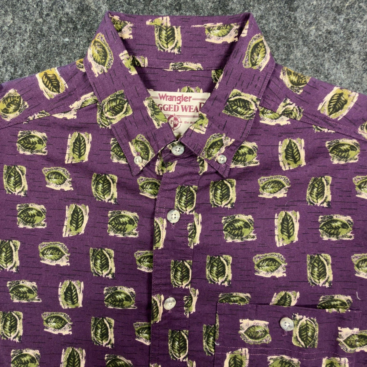 Wrangler 90s Rugged Wear Shirt Mens M Purple Cotton Leaf Print NWT R960LLV - take2supply
