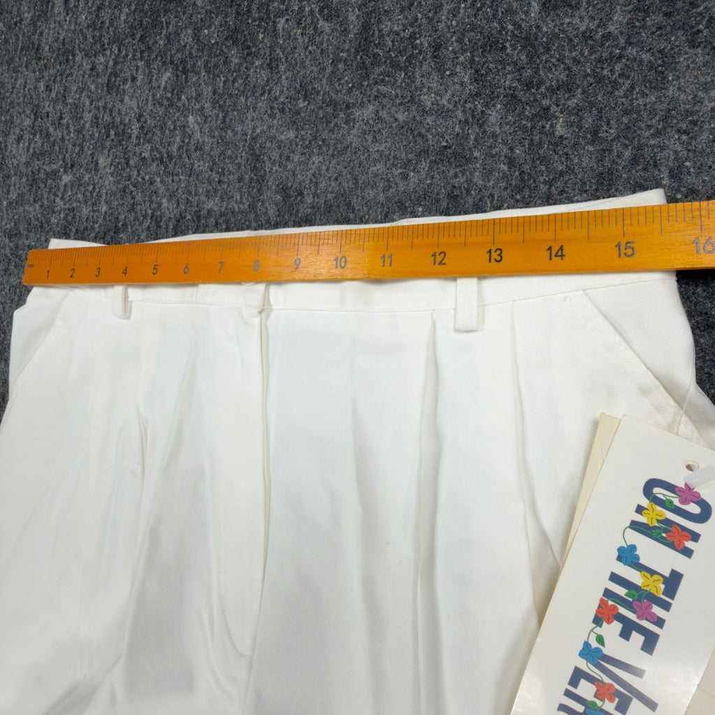 On The Verge 90s Vintage Pleated Shorts Womens 12 White Cotton NWT Made in USA - take2supply
