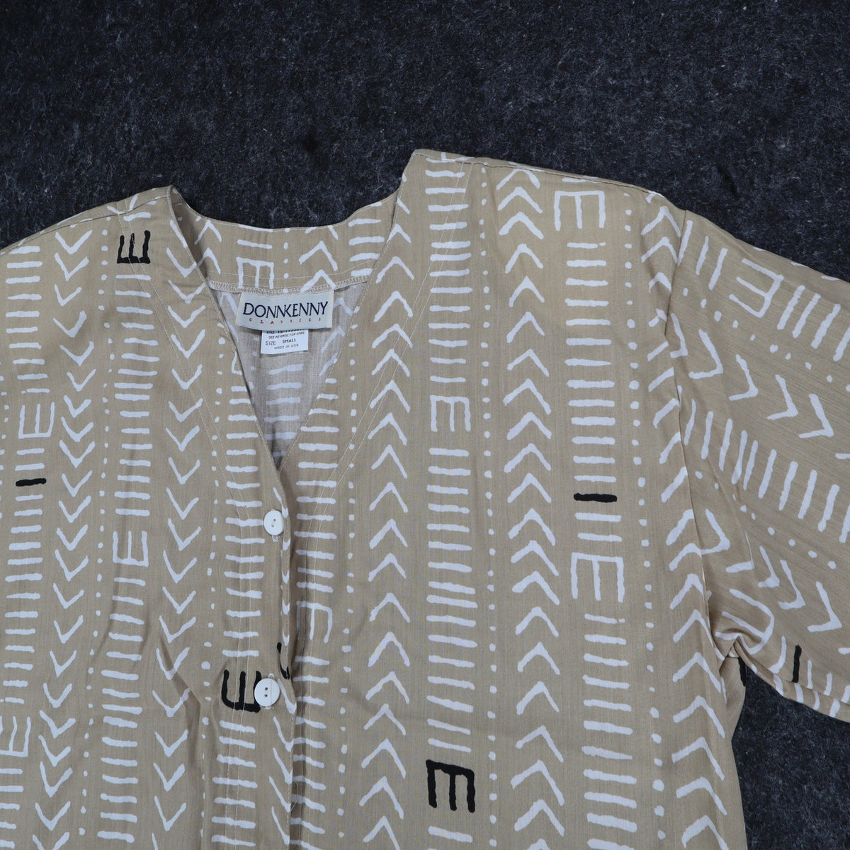 Donnkenny Classics Blouse Womens Small Vintage 90s Khaki Mudcloth Print USA NWT - take2supply