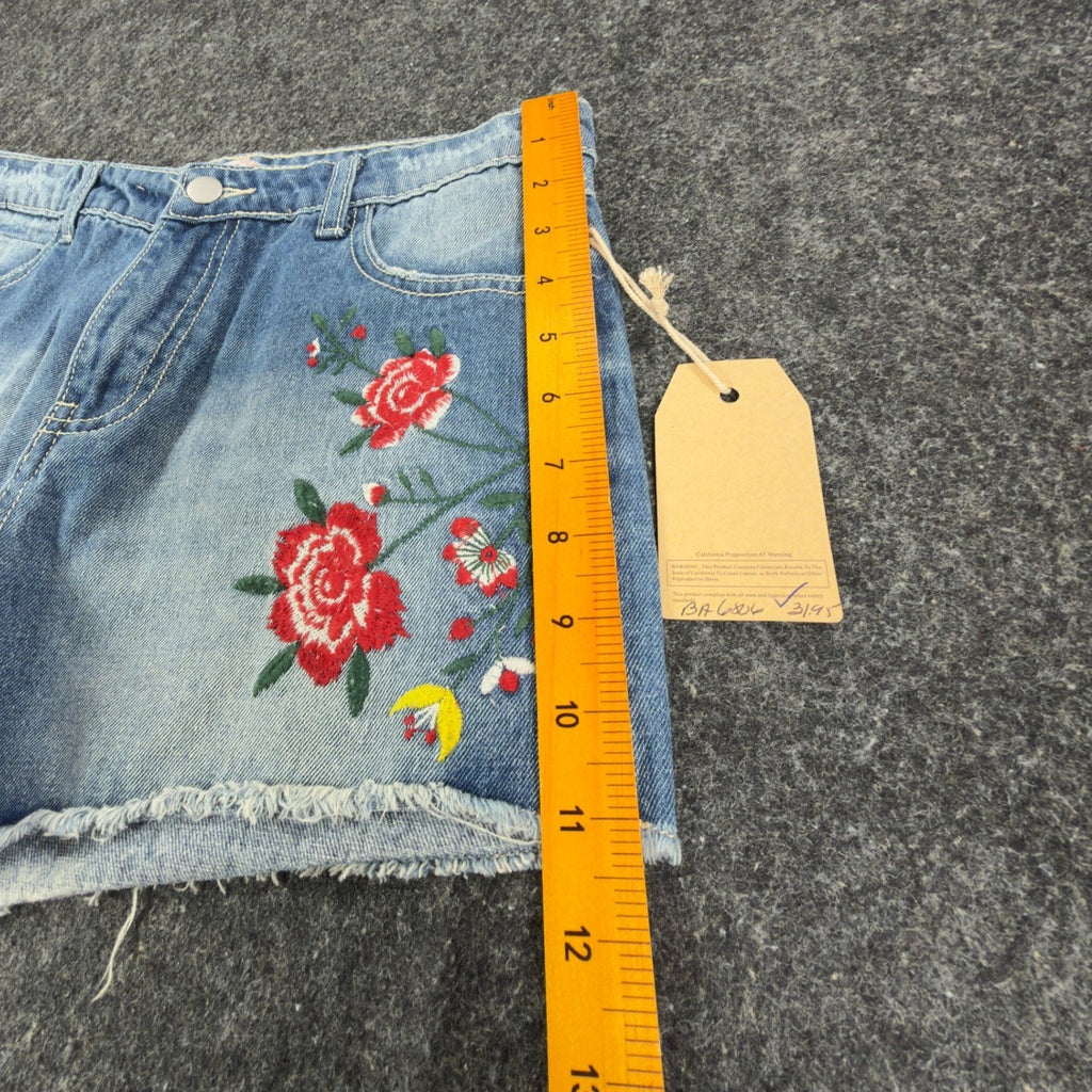 Blu Pepper Modern Floral Embroidered Denim Shorts Womens Medium Blue NWT - take2supply