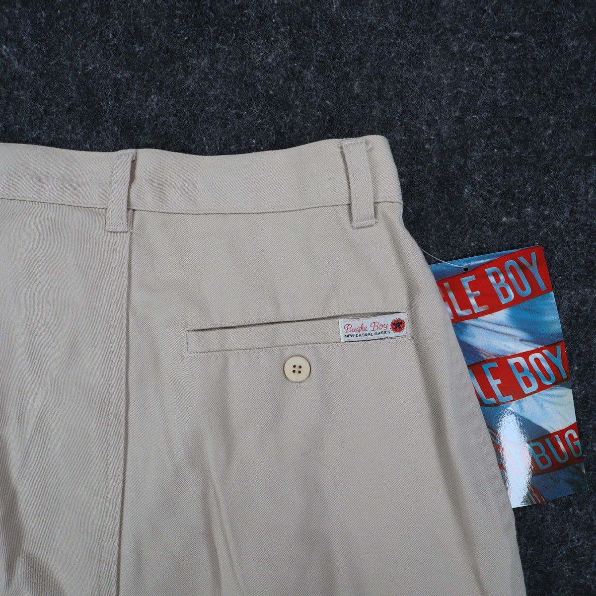 Bugle Boy Pleated Shorts Womens 9 Vintage 90s Beige Cotton Blend NWT Deadstock - take2supply