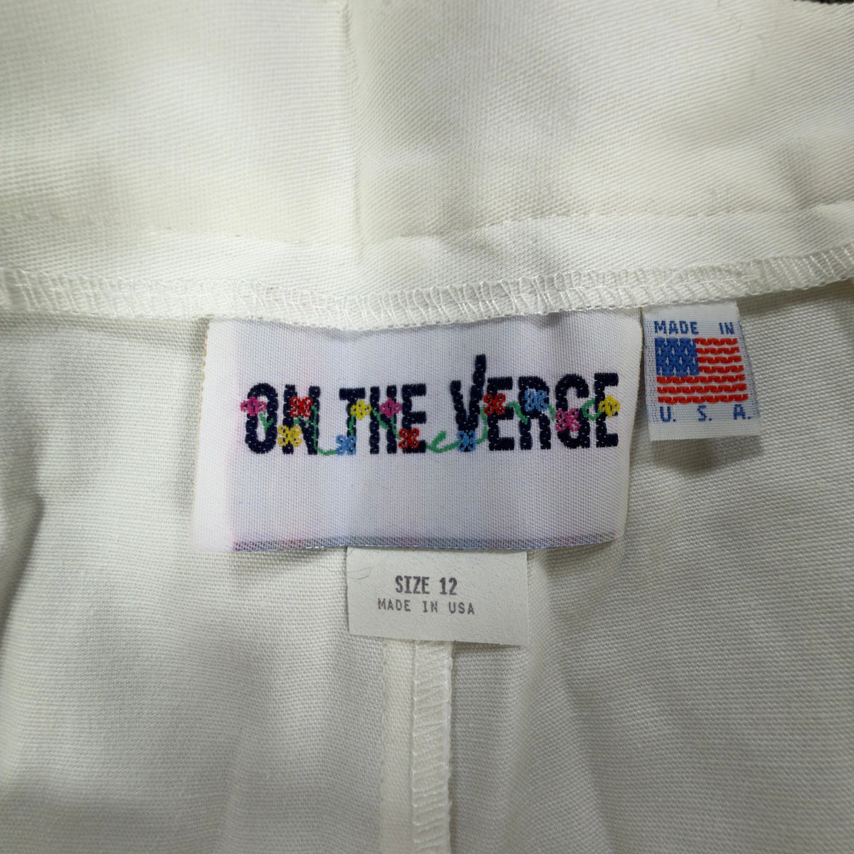 On The Verge 90s Vintage Pleated Shorts Womens 12 White Cotton NWT Made in USA - take2supply