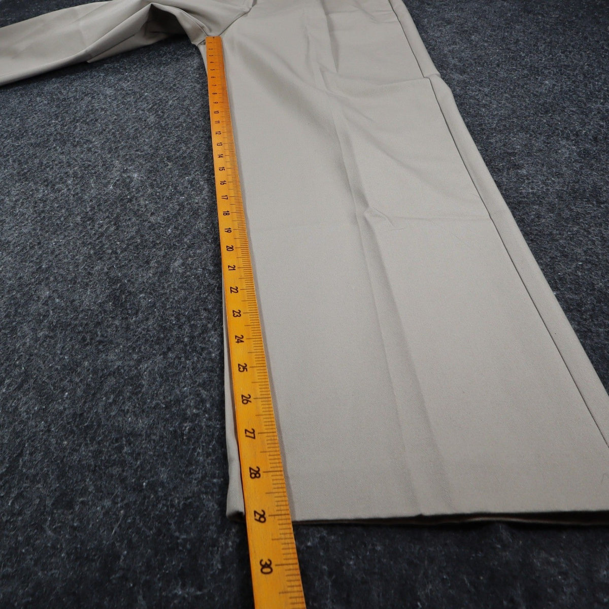 Donnkenny Pleated Trousers Womens 10 Vintage 90s Khaki Cotton Belted Chinos USA - take2supply