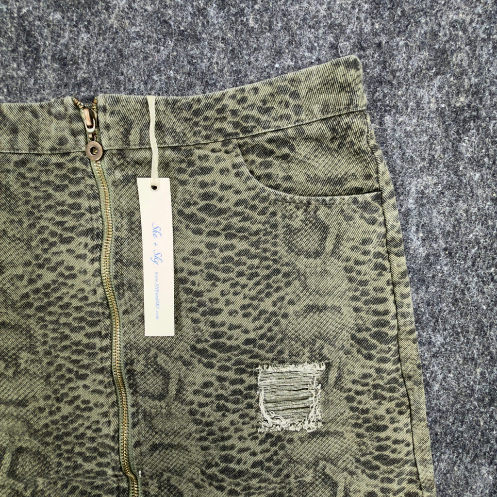 She + Sky Snake Print Mini Skirt Womens Medium Green Cotton Distressed NWT - take2supply