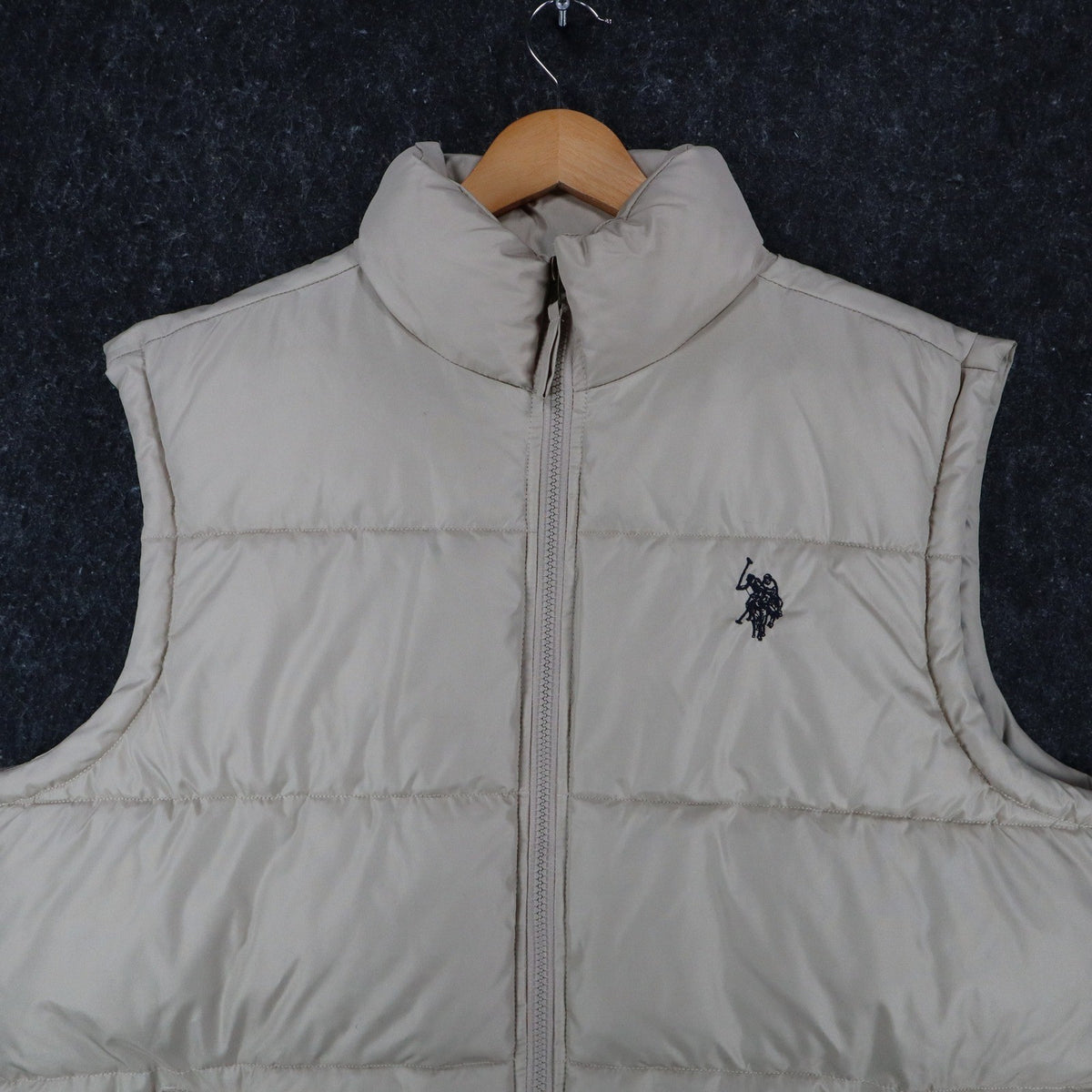 U.S. Polo Assn Puffer Vest Mens Medium Beige Quilted Full Zip Logo 10-5685-Q8 - take2supply