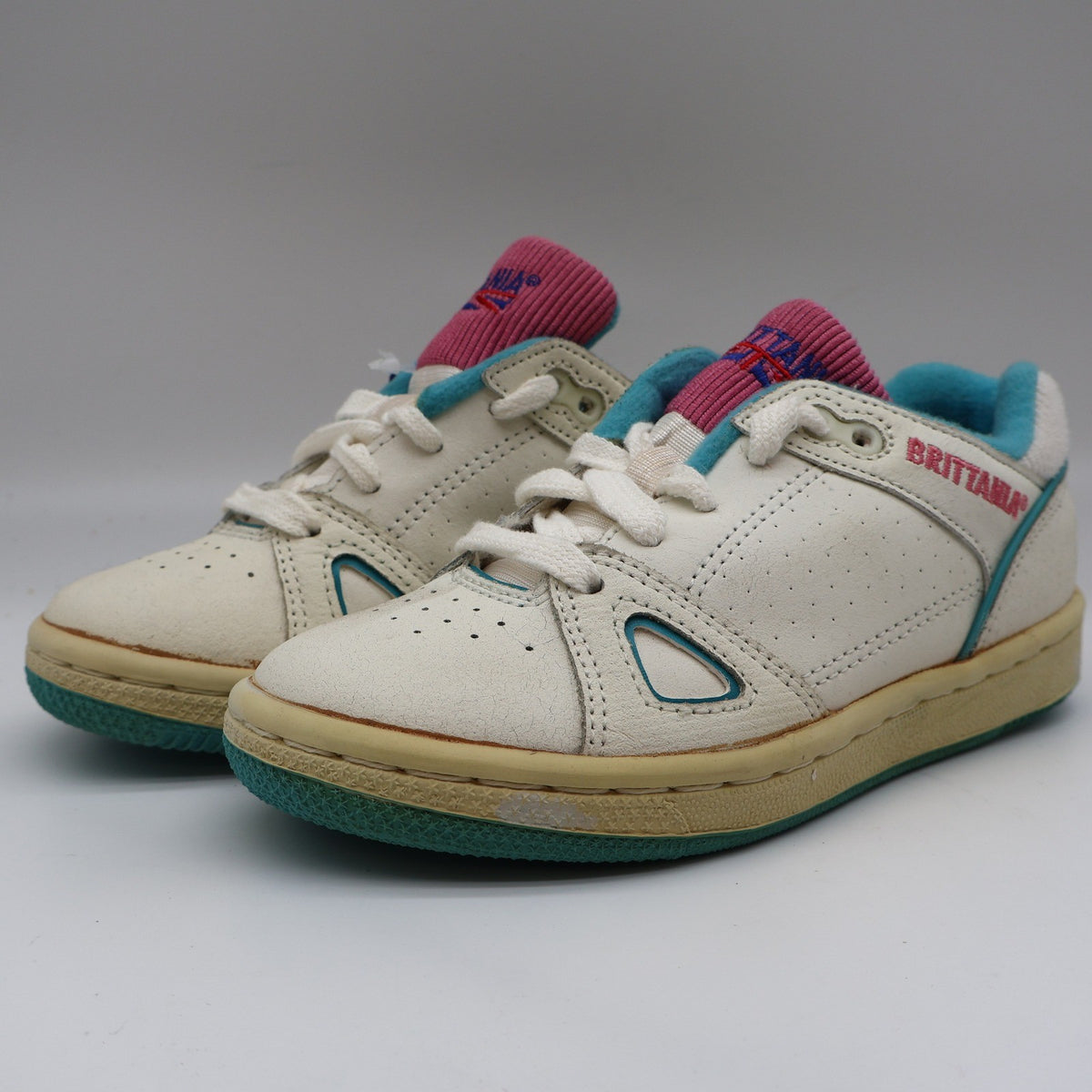 Brittania Sneakers Kids Size 1.5 Vintage 80s White Leather Teal Pink B98543G - take2supply